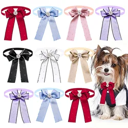Corbata lazo ajustable con pedrería para gatos y perros pequeños