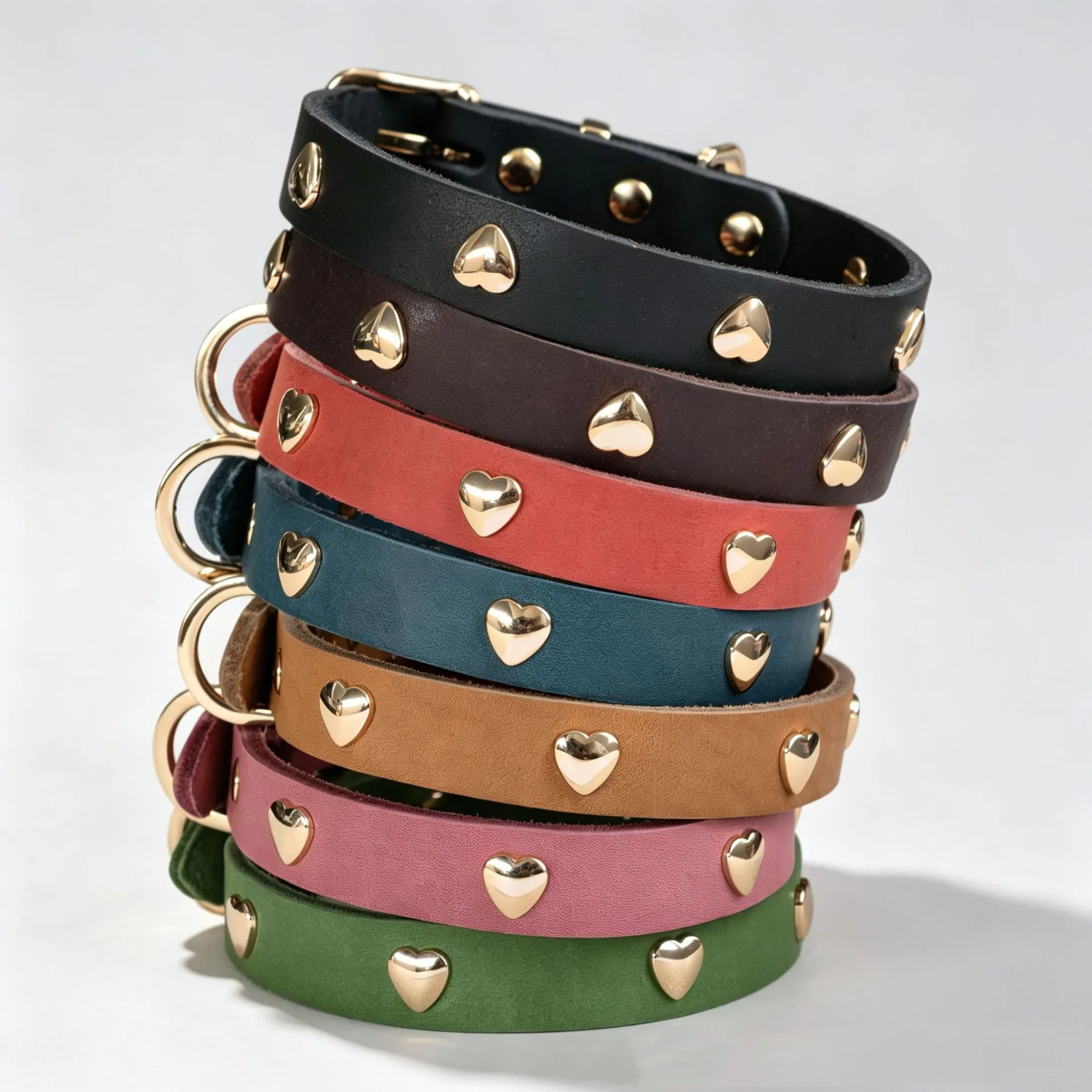 Collar perro cuero genuino ajustable con remaches corazón dorado - imagen 2