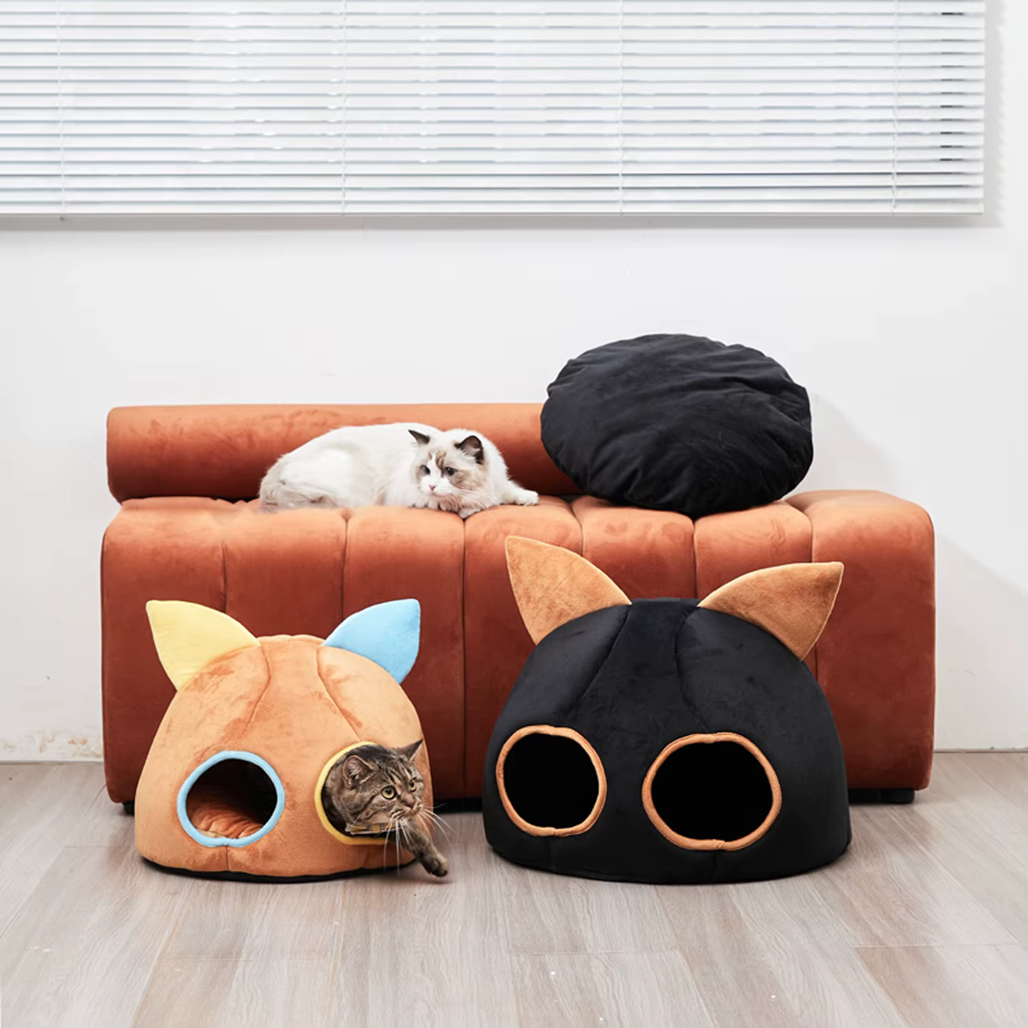 Cama nido redonda para gatos pequeños con doble orificio cálida - imagen 2