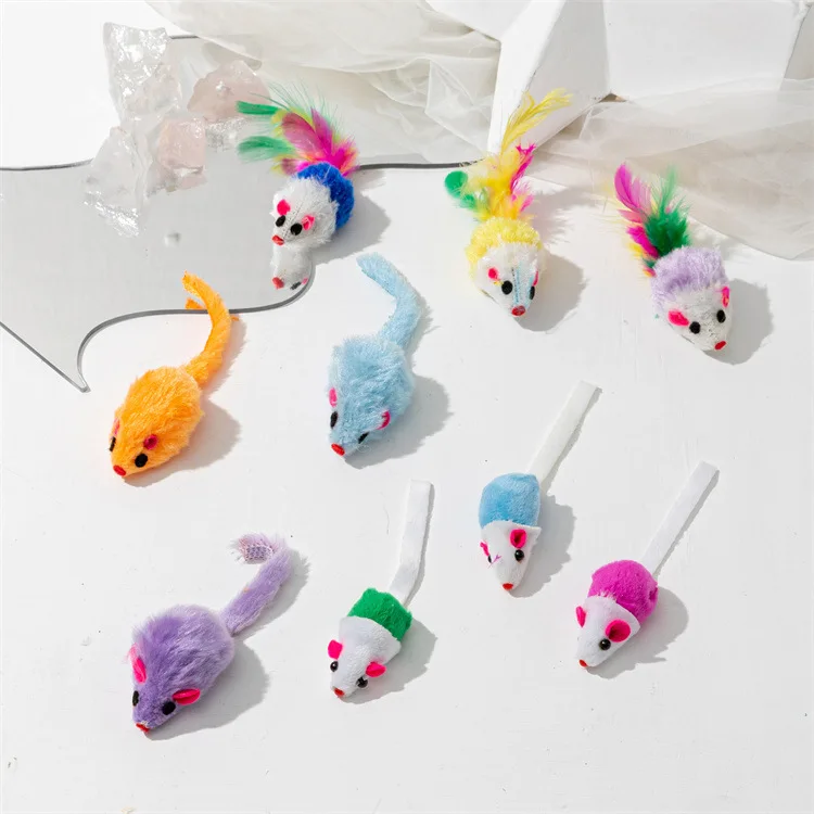 Ratones de felpa suave con plumas para gatos