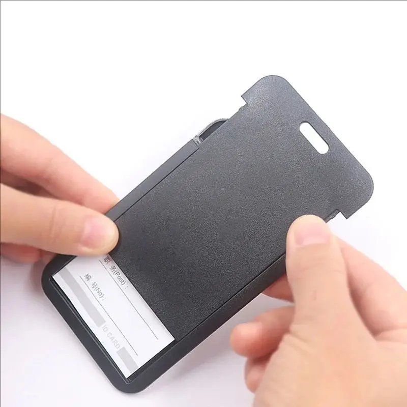 Placa identificativa retráctil con funda rígida para gatos y perros