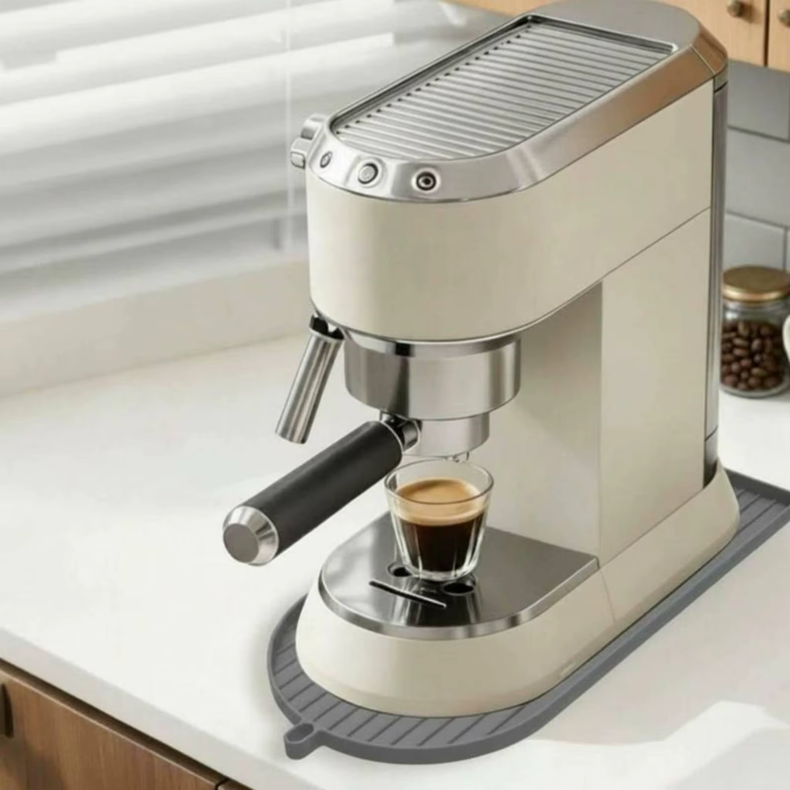 Alfombrilla acanalada para apoyar una cafetera