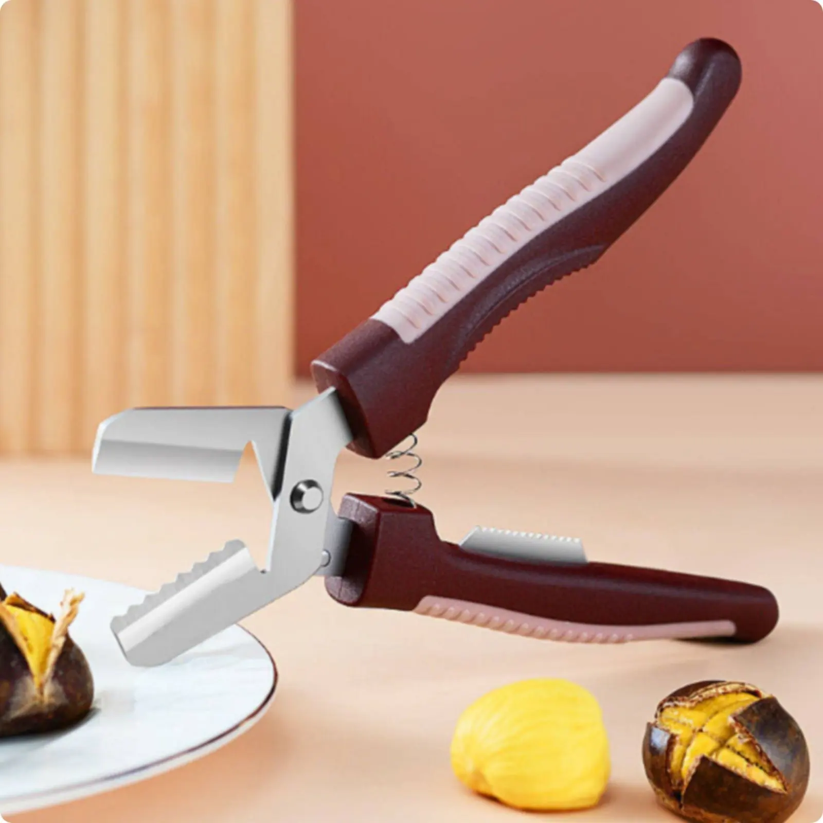 Cortador de castañas con palanca antideslizante y separador de nueces