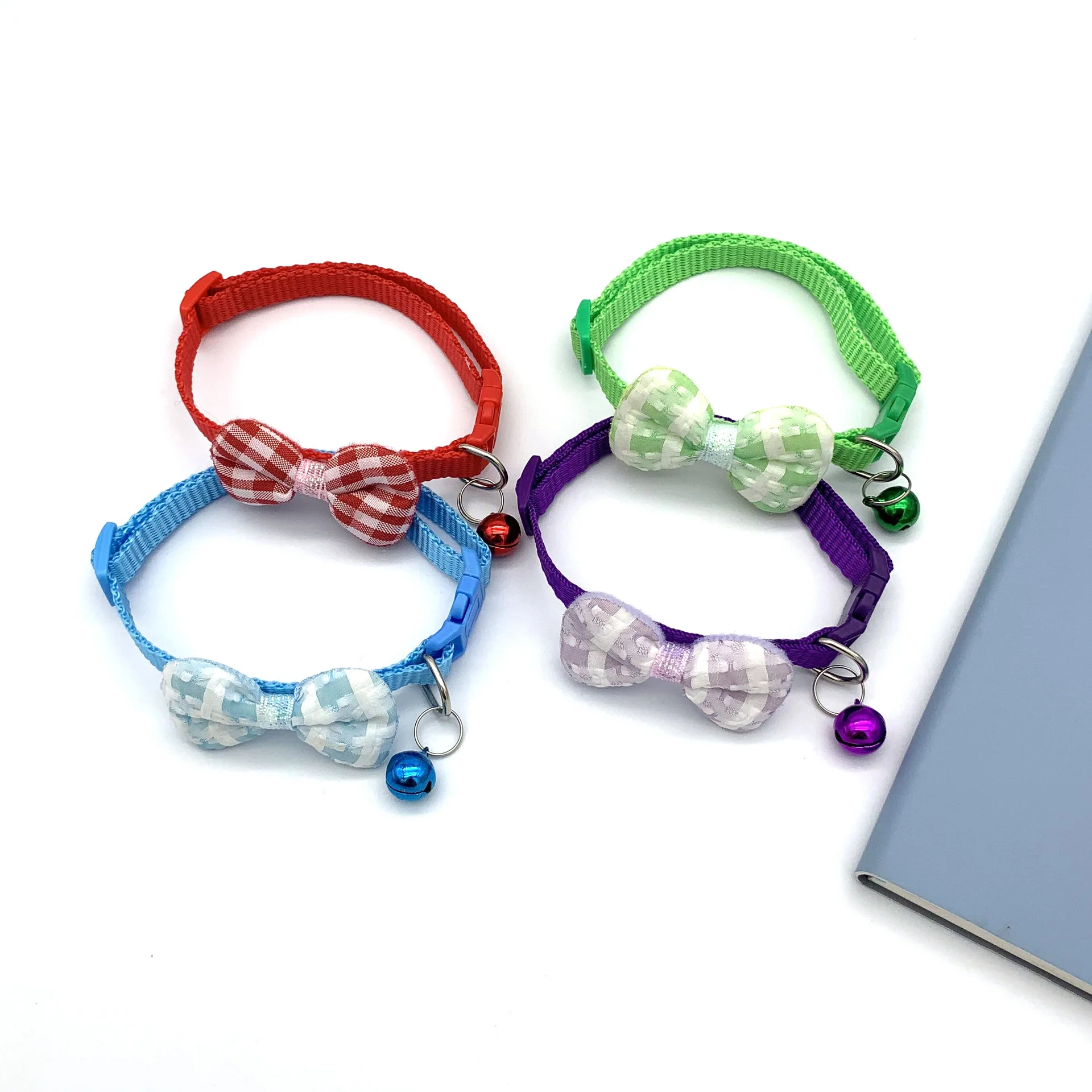 Collar con cascabel y lazo ajustable para gato y perro – Joyita segura - imagen 4