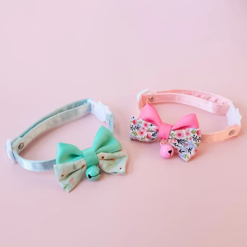 Collar visto de frente con lazo