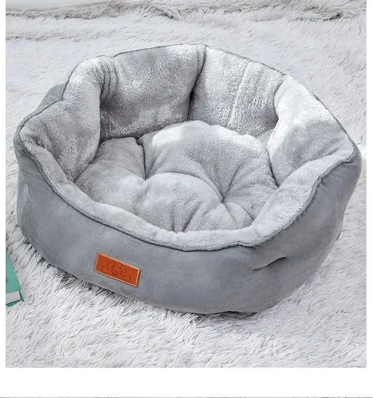 Cama suave para perro pequeño