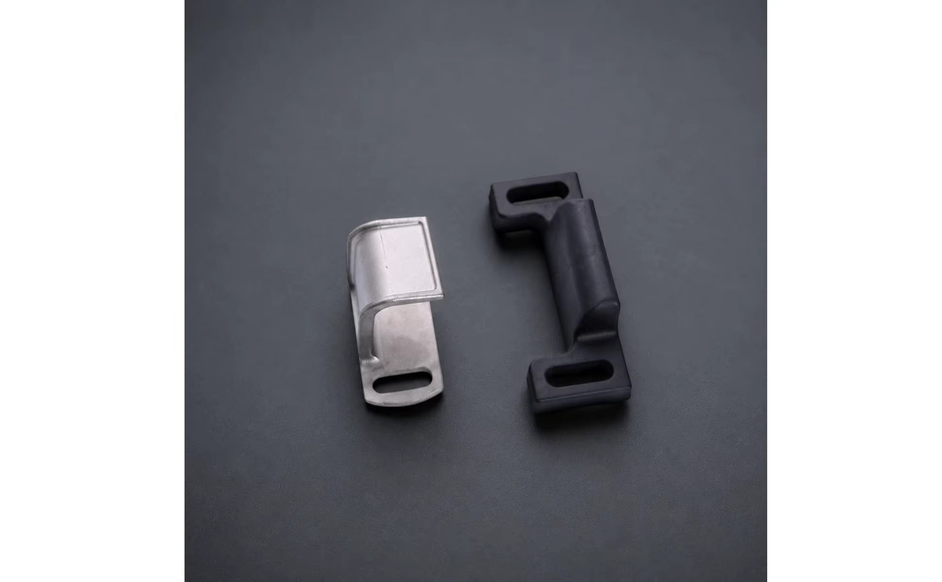 Vista del limitador metálico y su configuración para fijación