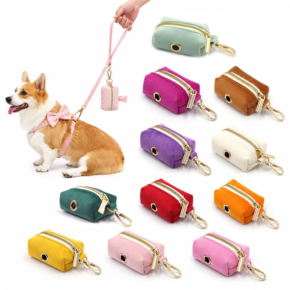 Dispensador bolsas perro terciopelo cremallera dorada – Portabolsas correa - imagen 5