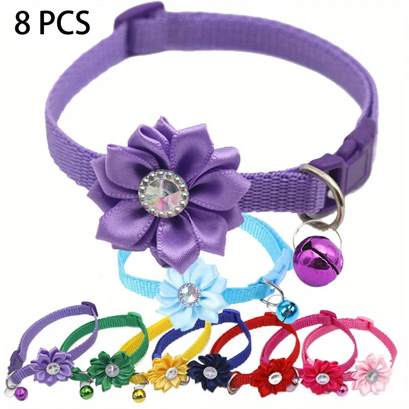 Collar floral ajustable en mascota pequeña