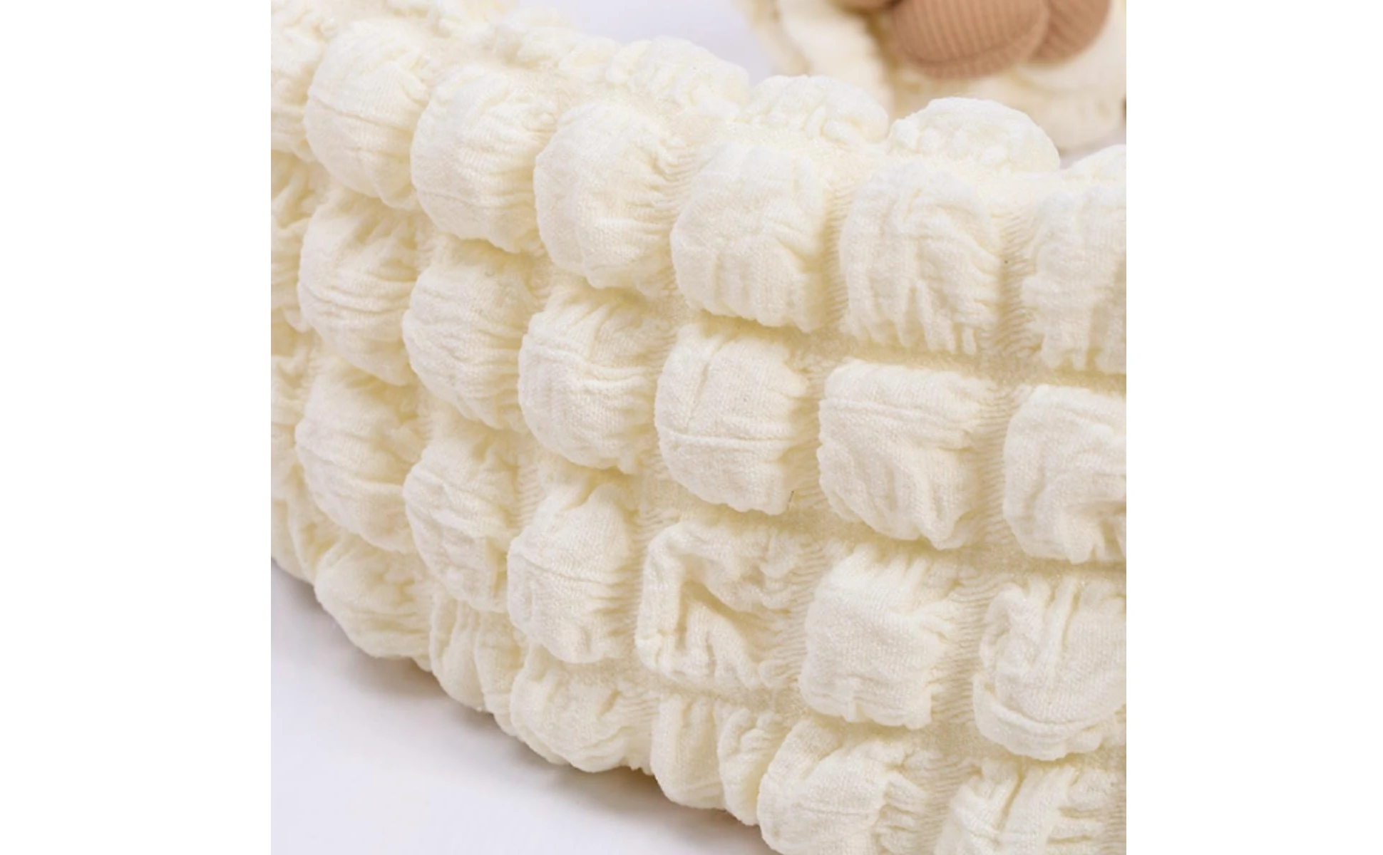 Funda decorativa para cochecito de mascota con textura acolchada y detalles florales