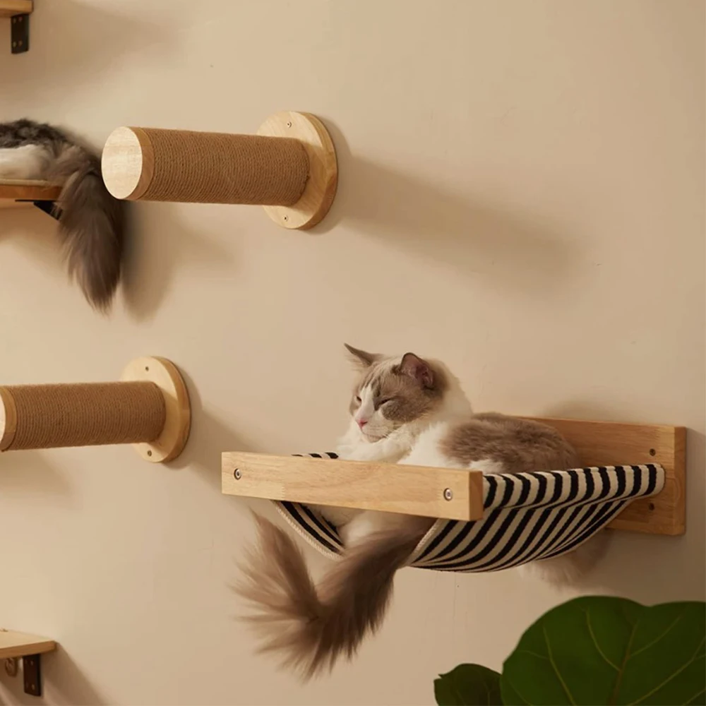 Cama de gato en pared con diseño