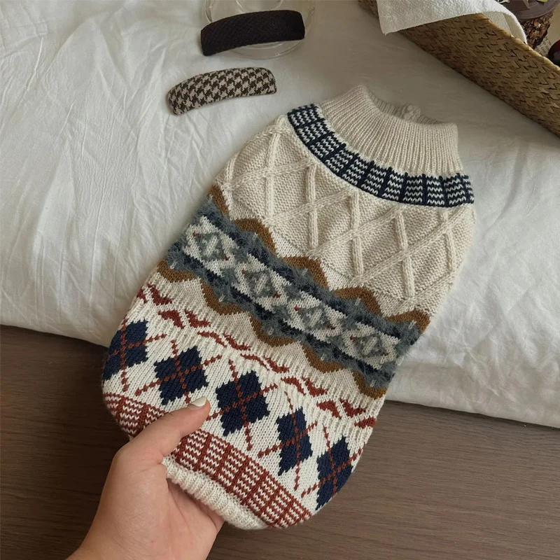 Detalle cuello alto