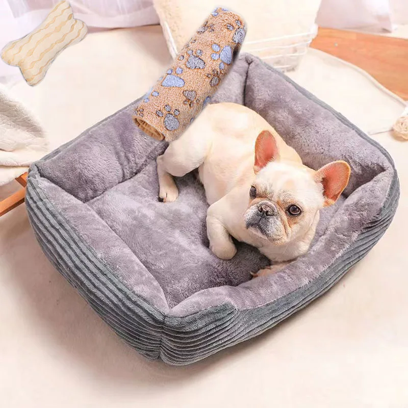 Perro acostado en la cama