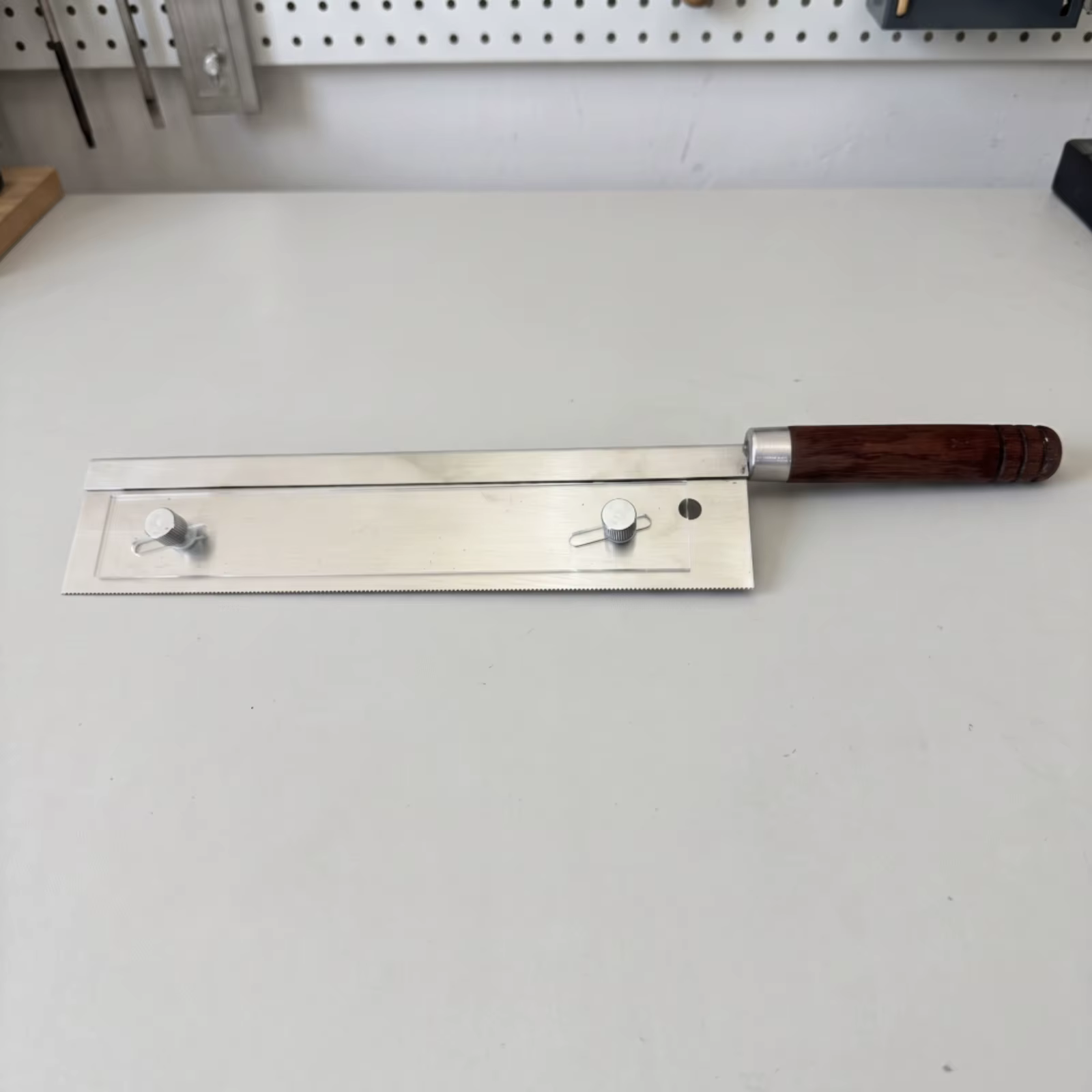 Sierra para trastes de guitarra con guía – Profesional para luthiers - imagen 2