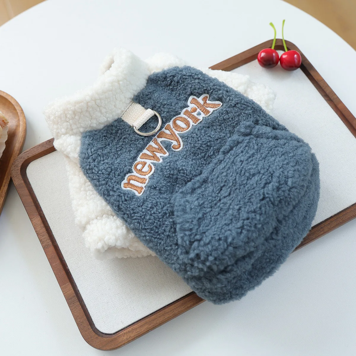 Abrigo con Capucha para Perros Pequeños – Felpa y Lana de Cordero Otoño-Invierno - imagen 3