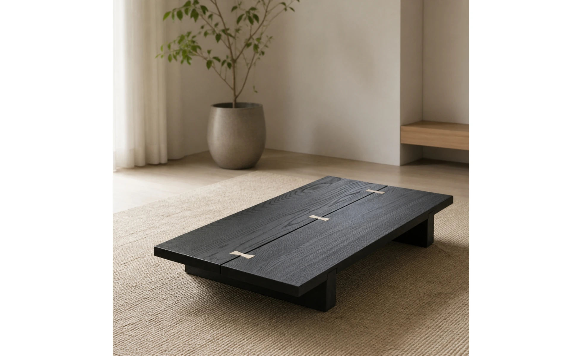 Mesa de té baja en ambiente hogareño, ideal para sesiones de té y lectura