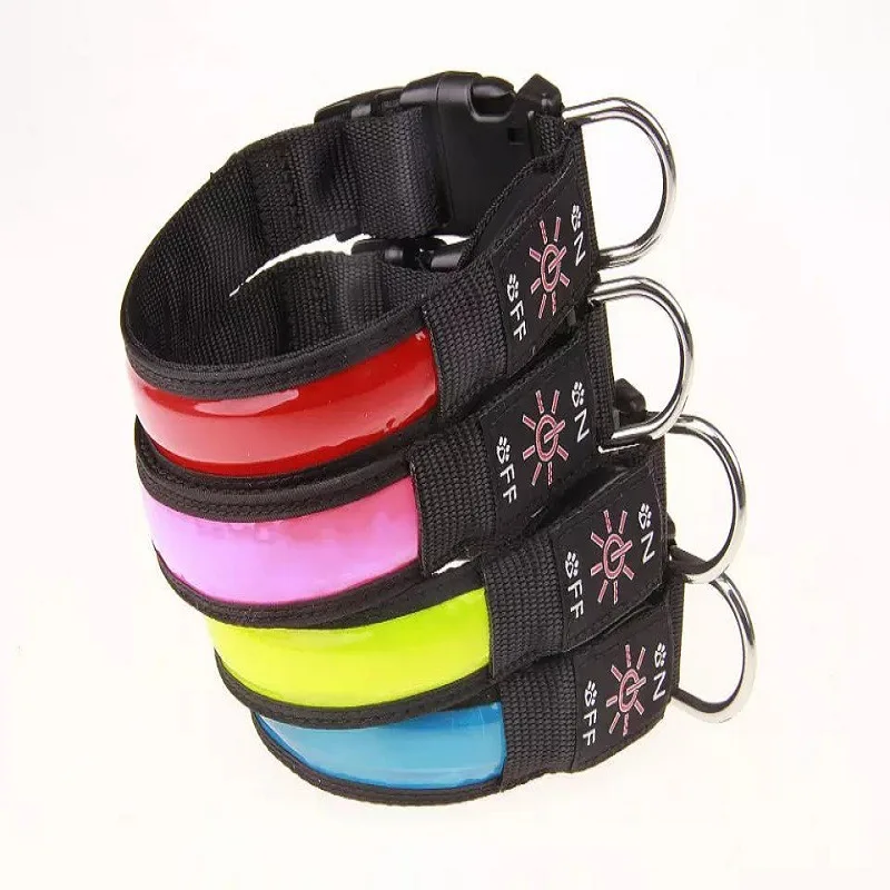 Collar LED amarillo mostrando luz continua