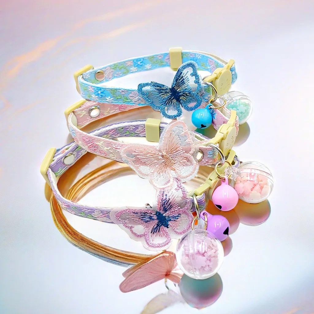 Collar de gato brillante con diseño floral