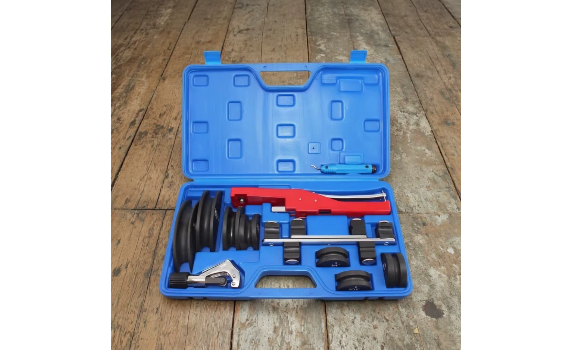 Doblador manual preparado para trabajos en espacios reducidos