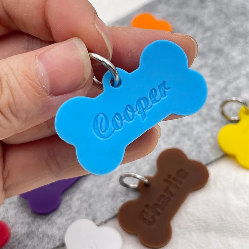 Etiquetas de colores para perros y gatos