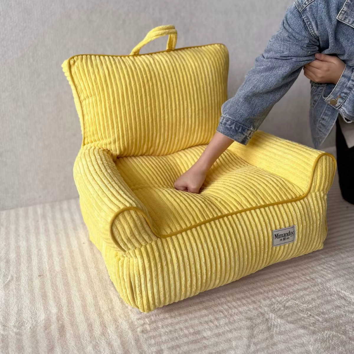 Cama sofá nido de felpa para gatos y perros pequeños - imagen 3