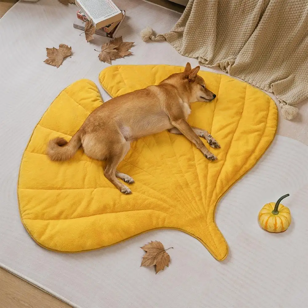 Cojín gigante en forma de hoja amarilla Ginkgo para uso dual mascota-humano