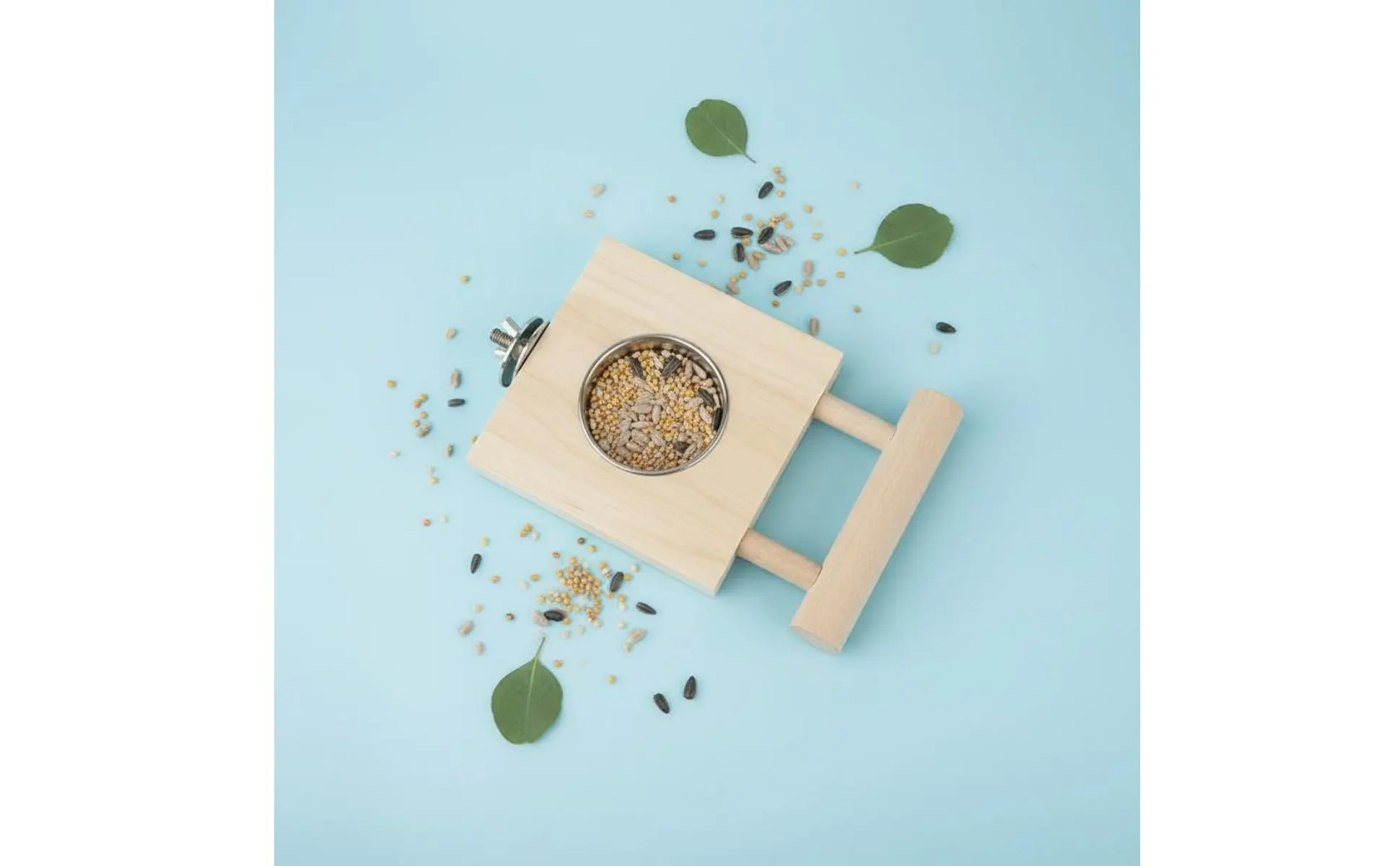 Comedero y percha integrados para aves