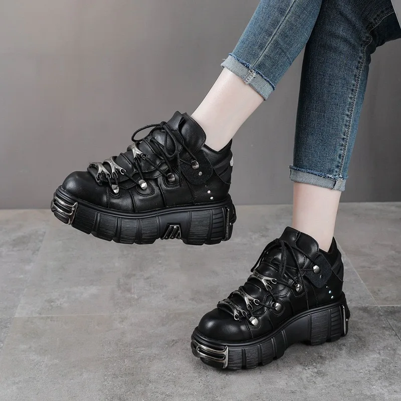 Outfit con botines punk goth