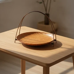 Cesta elevada de mimbre para perro y gato con bandeja bambú