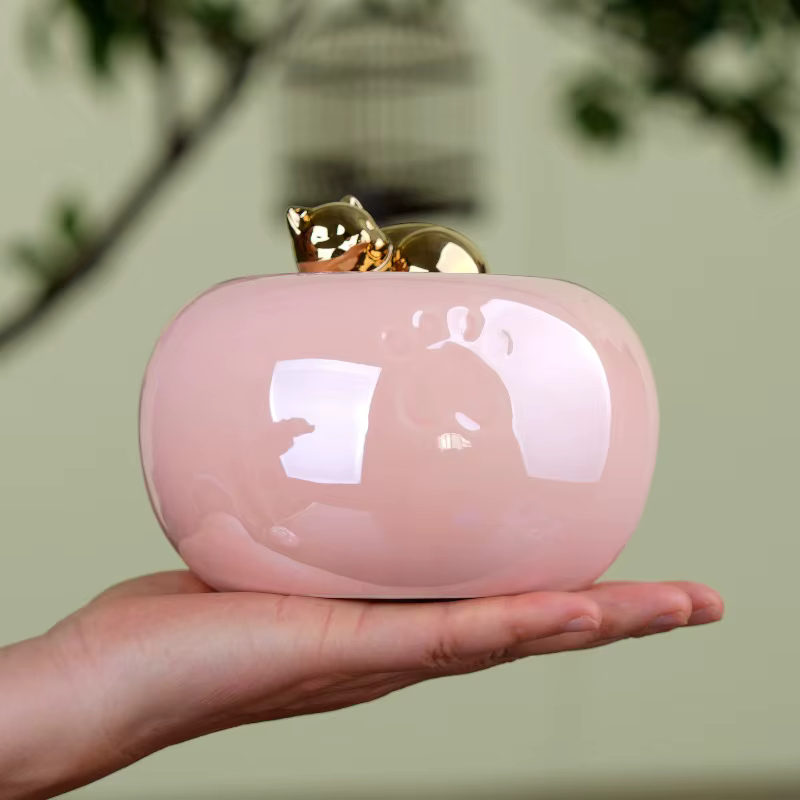 Urn Cerámica para Gatos – Contenedor de Cenizas Dorado Sellado