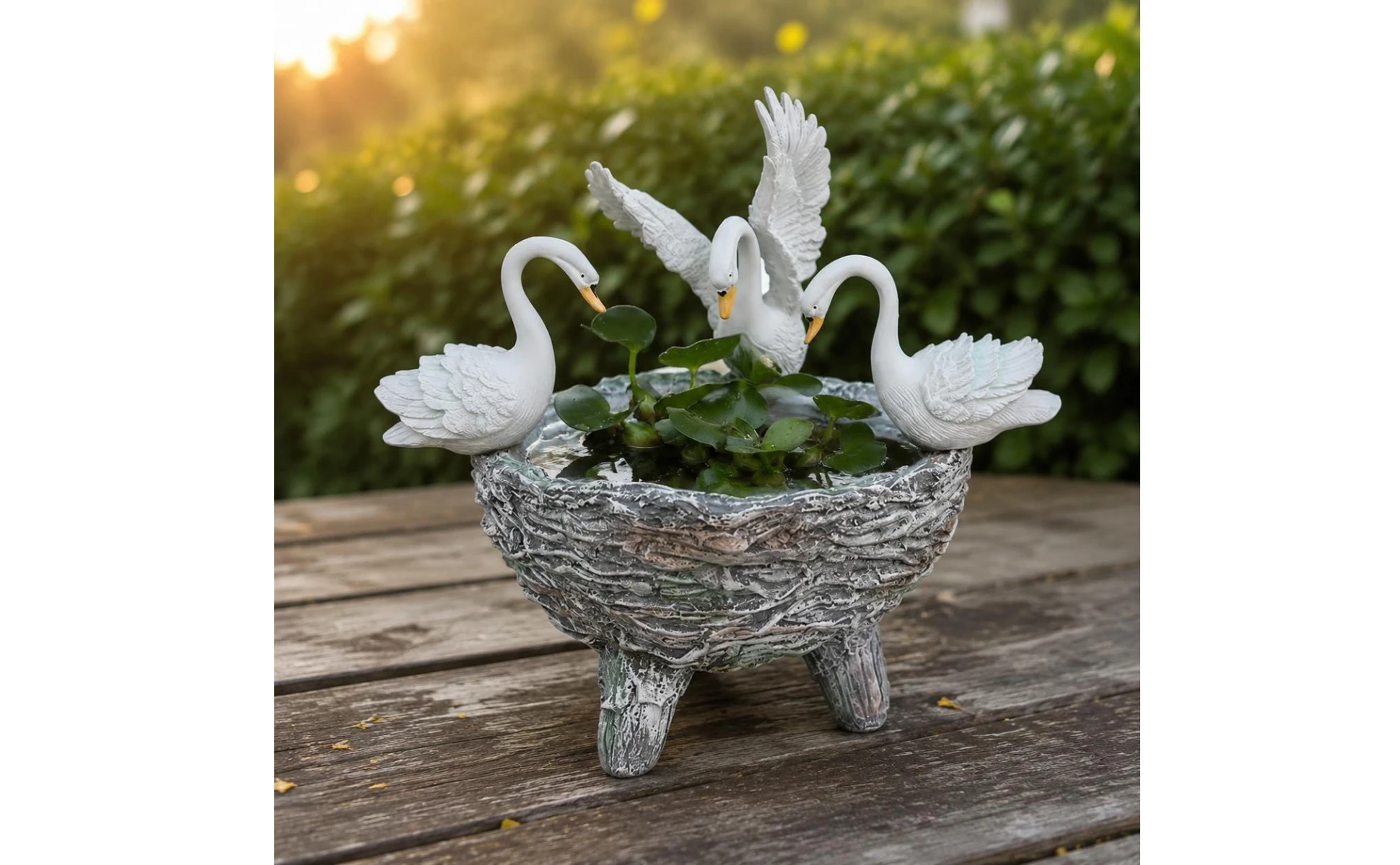 Maceta cisne con acabado texturizado para jardín