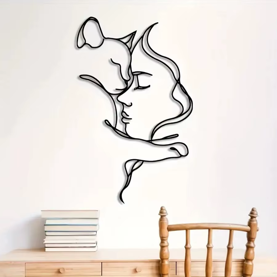Arte colocado en sala moderna