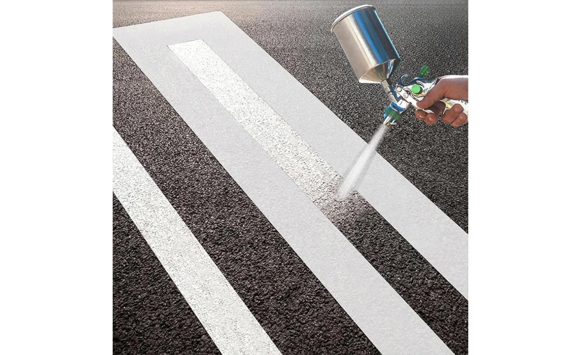 Aplicación de pintura con la plantilla