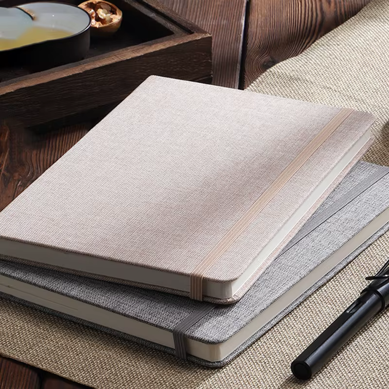 Cuaderno Planificador Diario A5 en Lino – Tapa Dura con Correa - imagen 2
