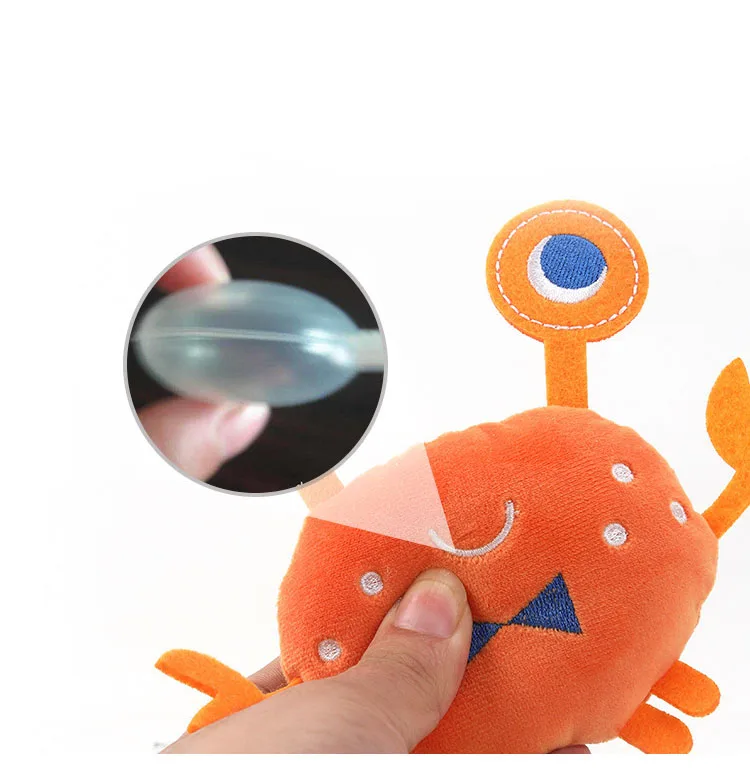 Peluche chirriante estilo cangrejo