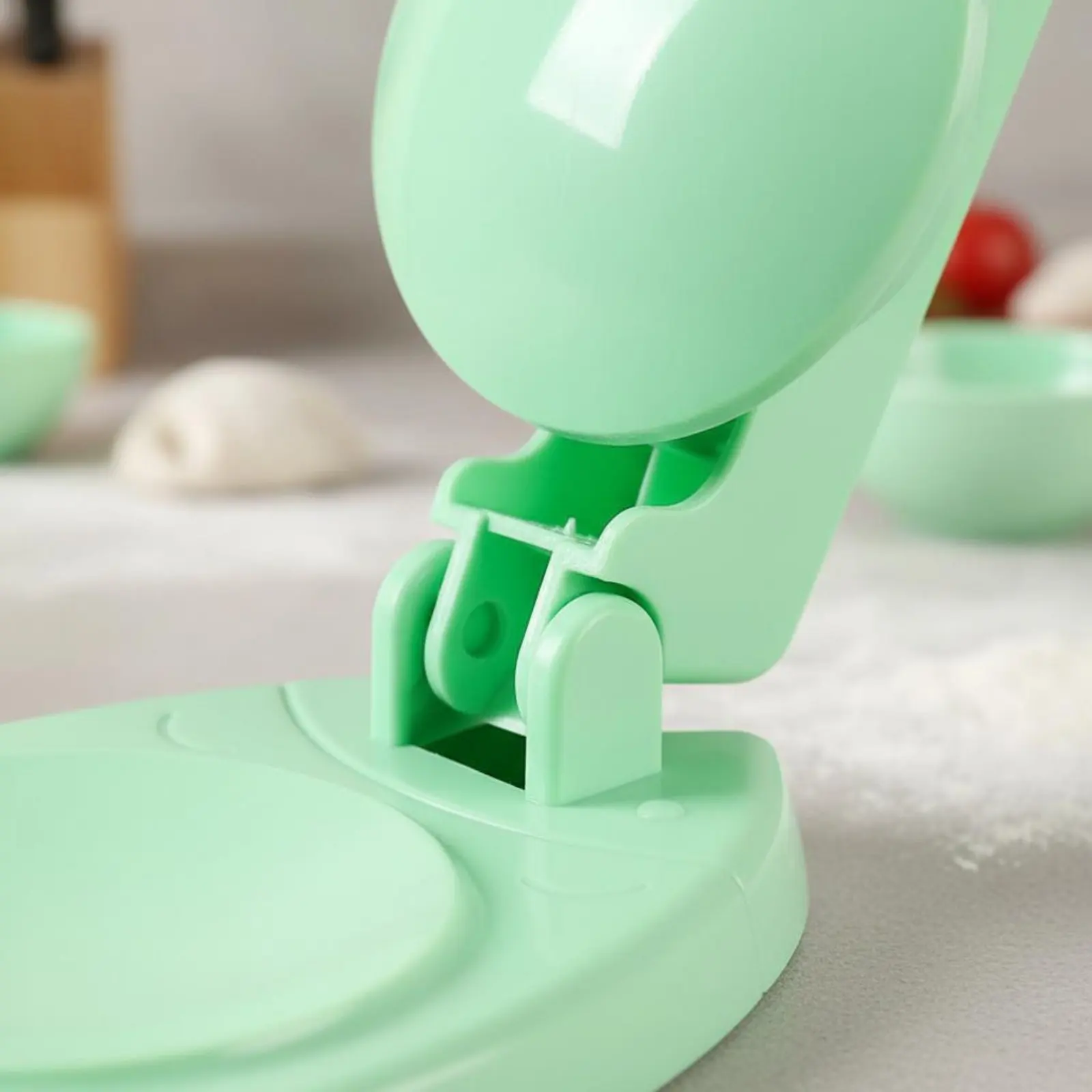 Prensa manual para dumplings y ravioles con mango ergonómico
