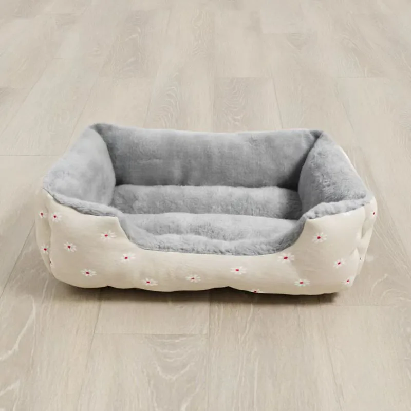 Cama de felpa plegada para transporte