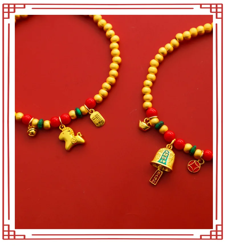 Collar festivo para mascotas con perlas y oro arena