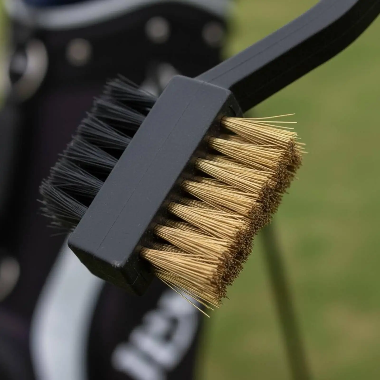 Cepillo limpiador para palos de golf – Doble cepillo eliminador de residuos - imagen 5