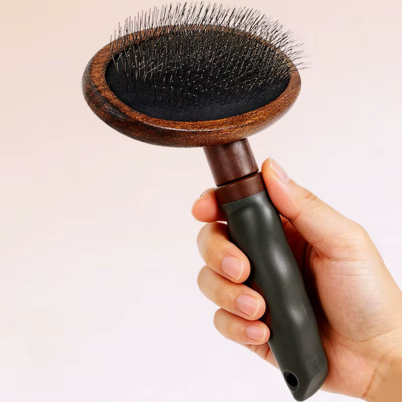 Cepillo de madera masajeador con mango cómodo para perros y gatos - imagen 3