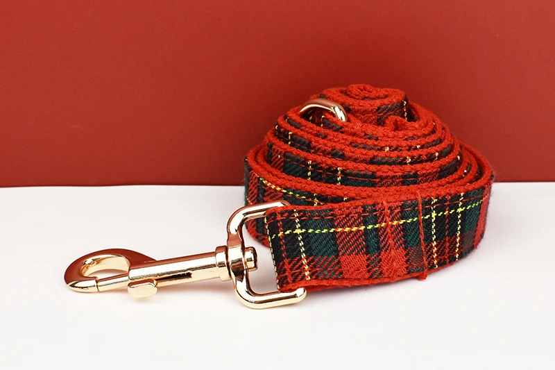 Collar con detalles de personalizado