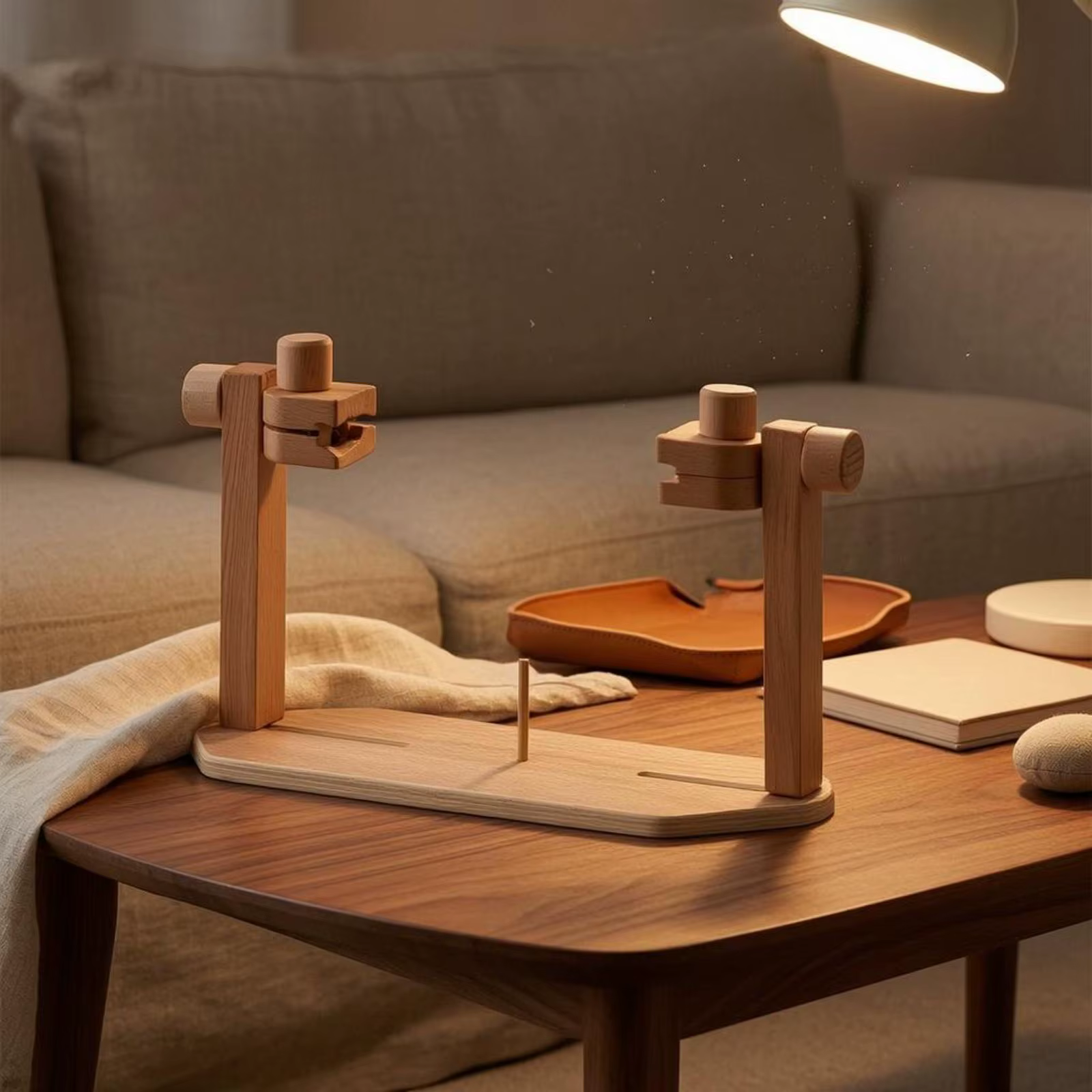 Soporte ajustable de madera para comedero de gato