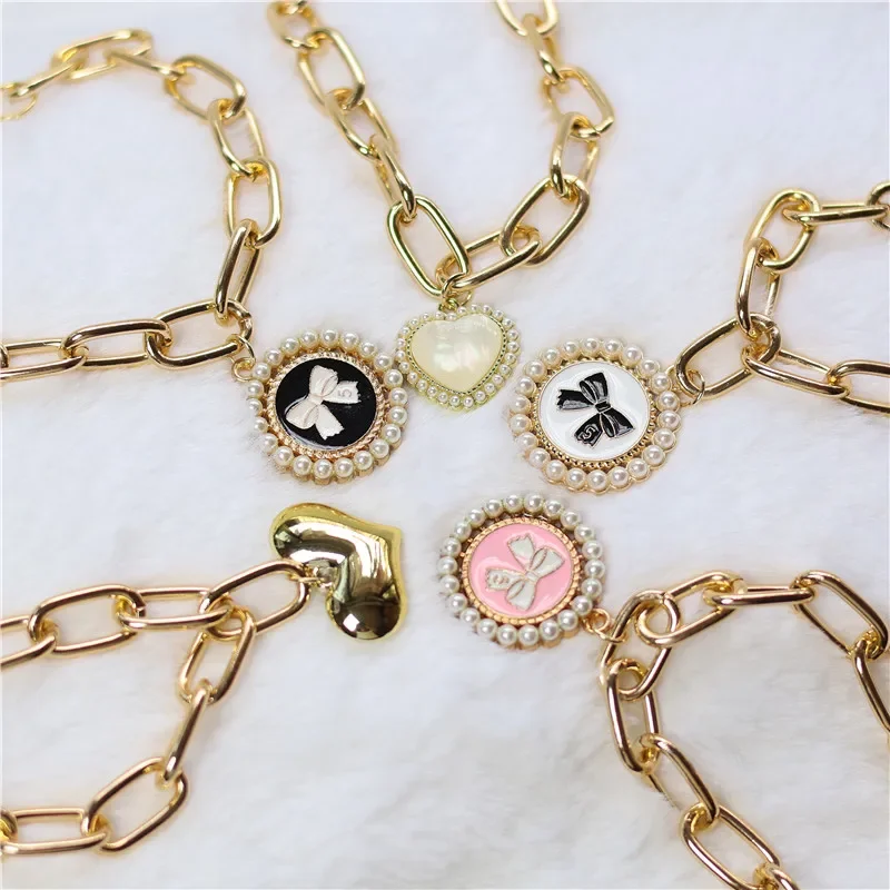 Collar de cadena dorada para mascotas con colgante de corazón