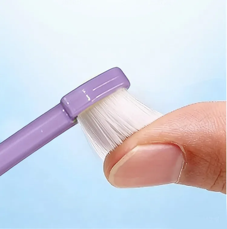 Cepillo de dientes para perros 360 grados en uso