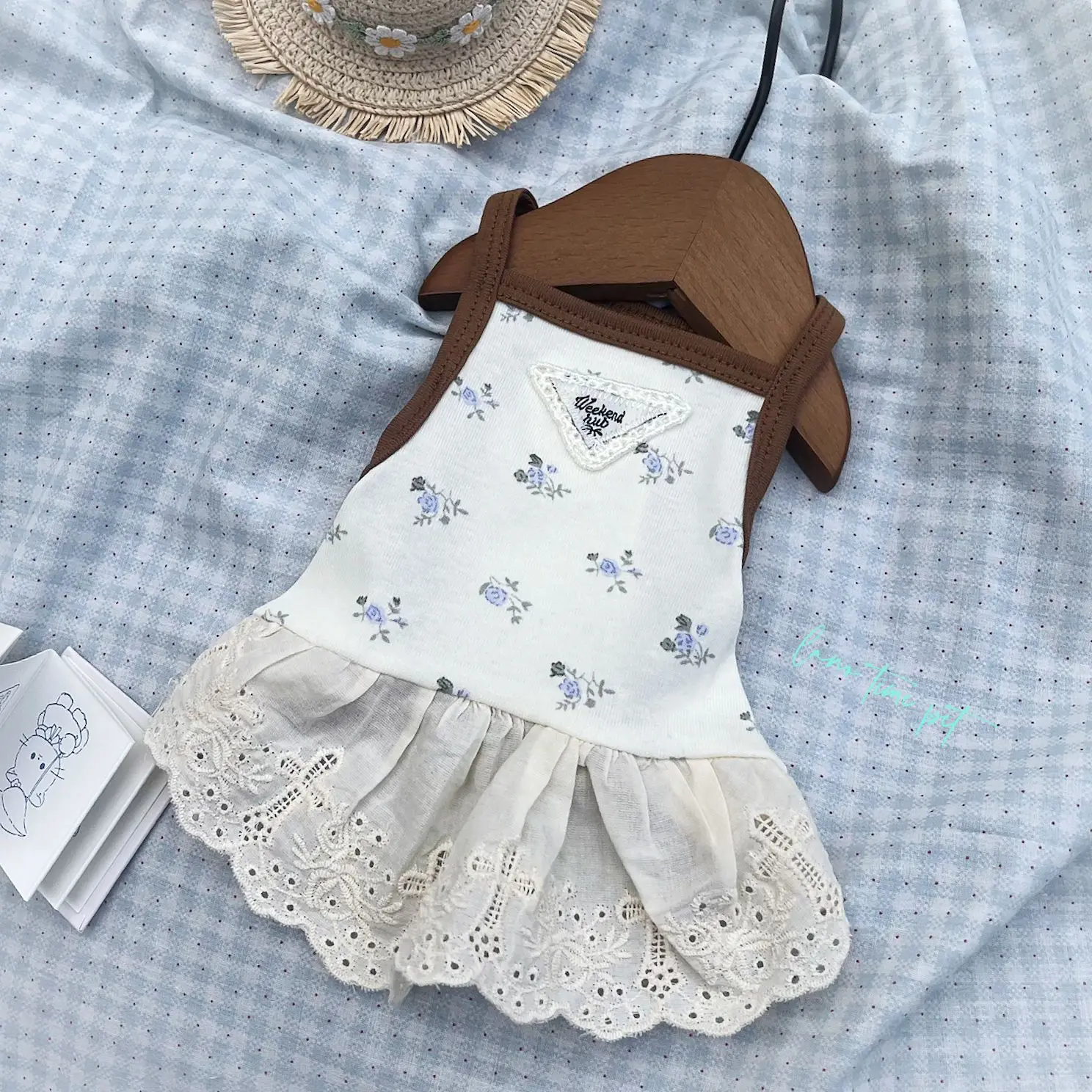 Vestido de encaje para perros pequeños – falda con correa elástica - imagen 4