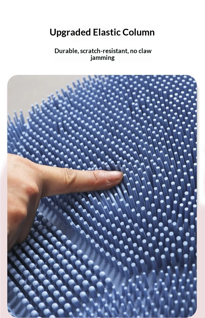 Cepillo masajeador de silicona para gatos color amarillo con textura de burbujas