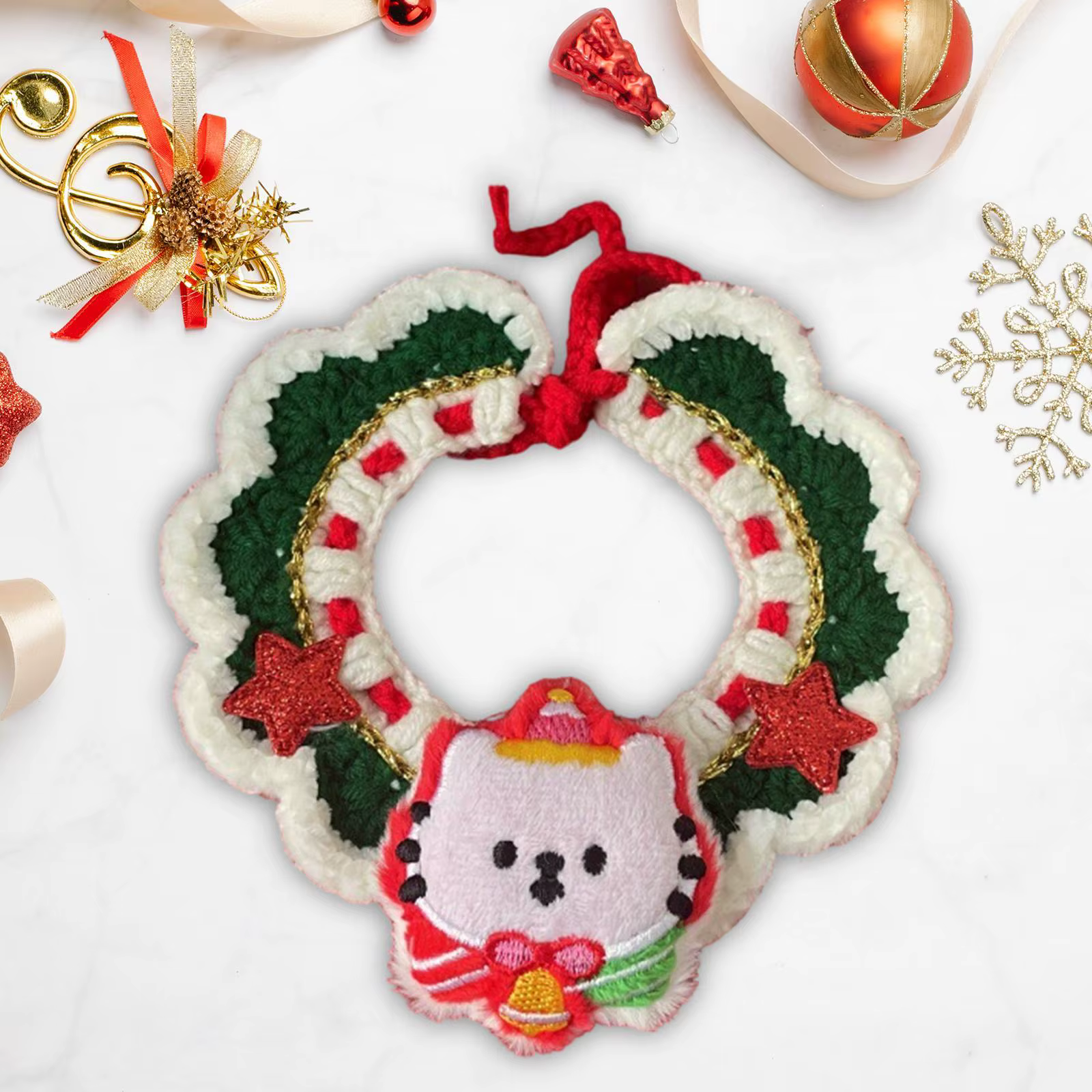 Presentación del collar como regalo navideño