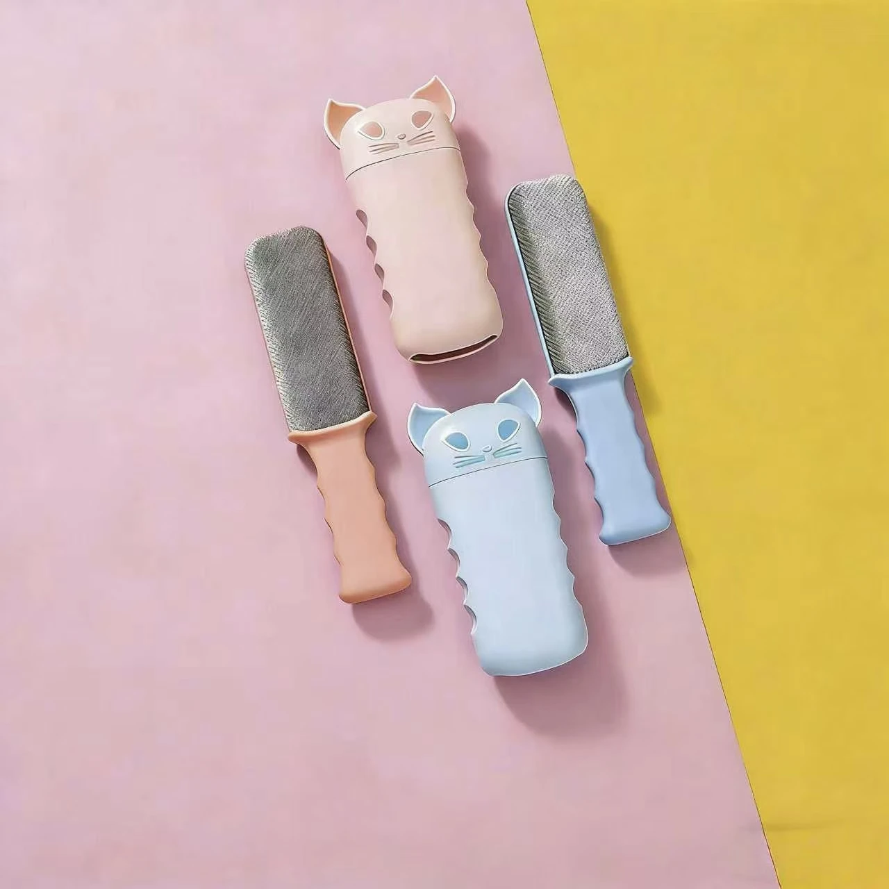 Cepillo quitapelusas con diseño de gato