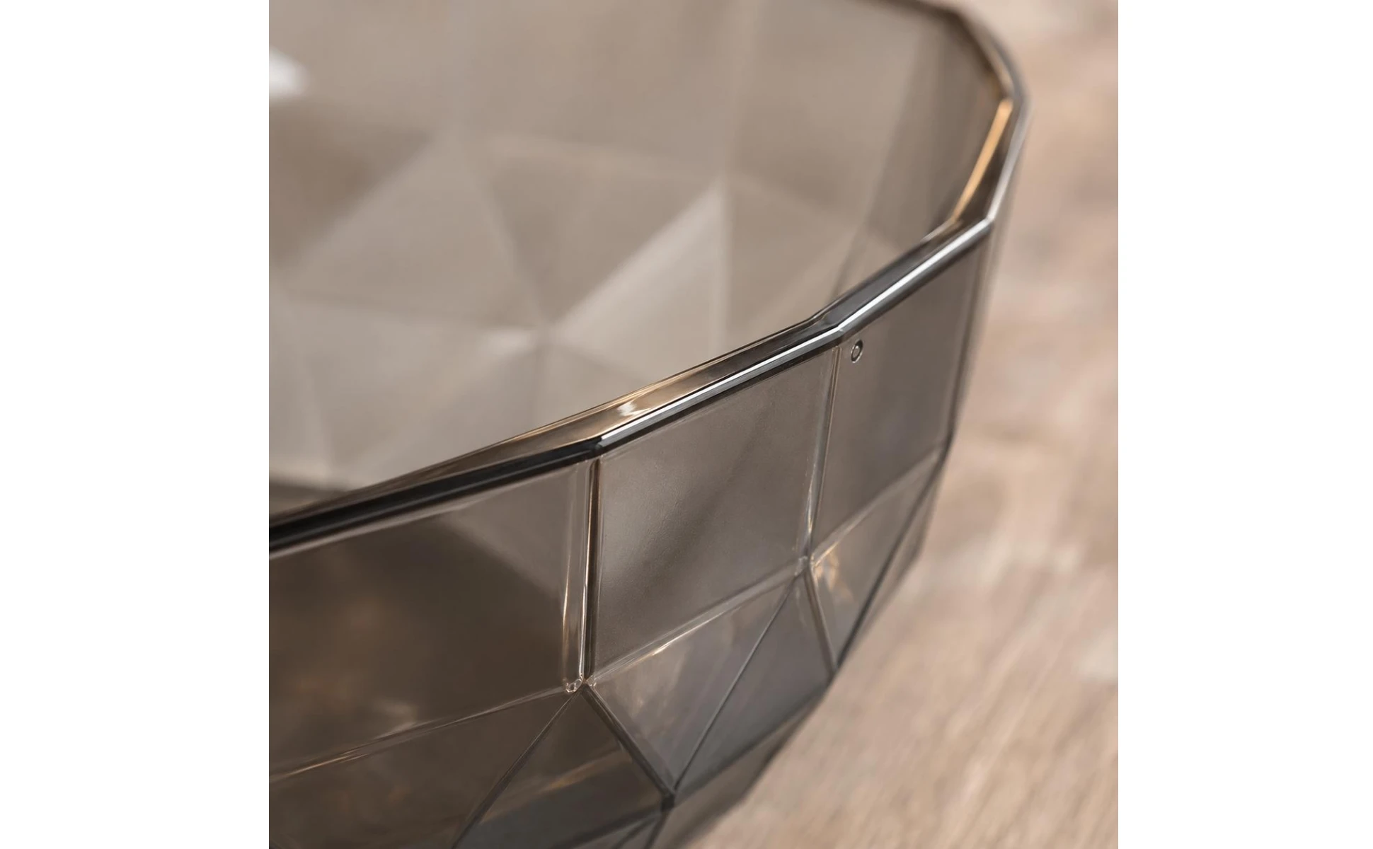 Tazón de cristal geométrico facetado para aperitivos y frutas