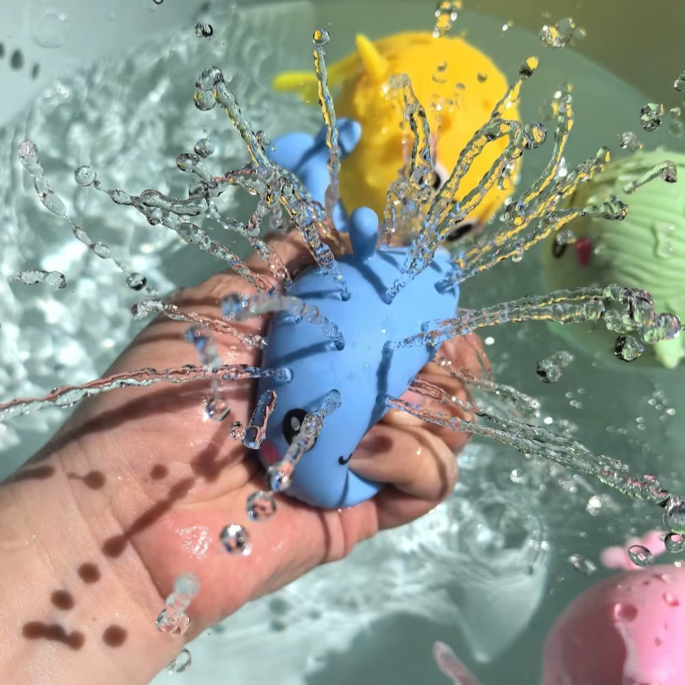 Juguete Spray de Agua para Perro – Forma de Ballena, Absorbente y Refrescante